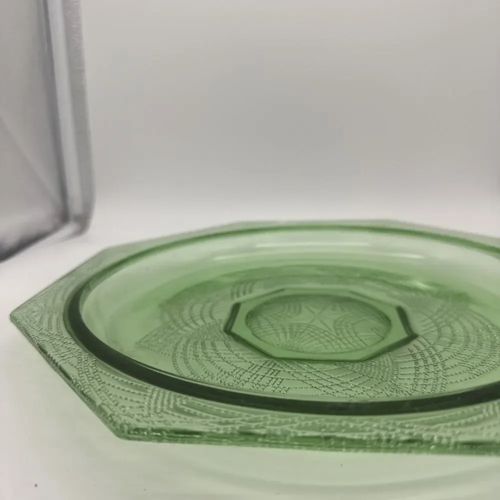 L.E. Smith Romanesque Green Uranium Glass Platter 10.5” “Gothic Arches” Glows!
